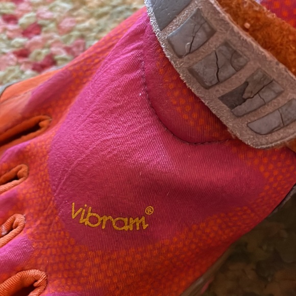 Swim shoes - Picture 3 of 3